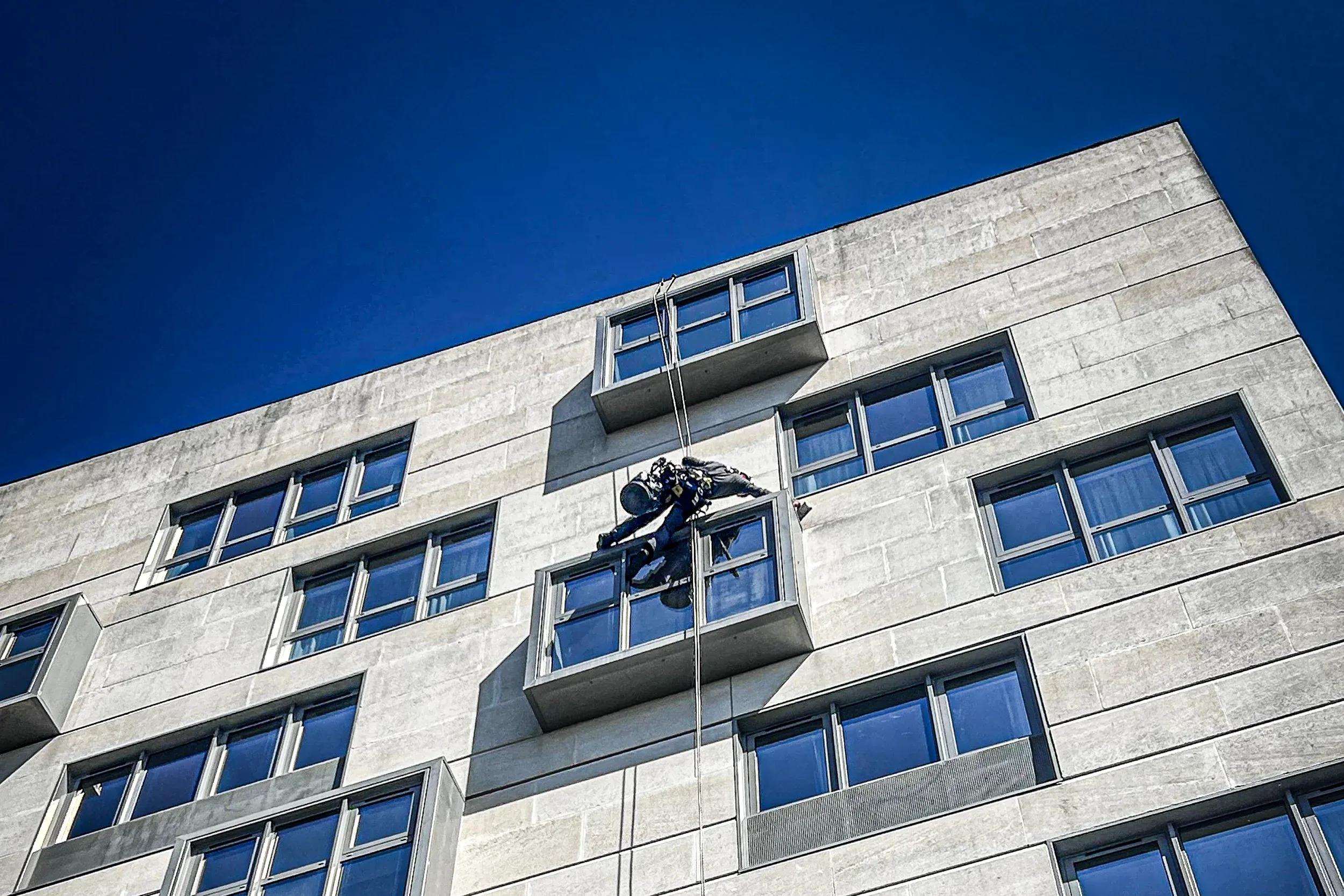 MS Access - Nettoyage en hauteur : redonnez de l'éclat à vos façades